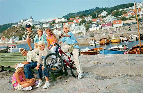 jandmandywithcousins.jpg
